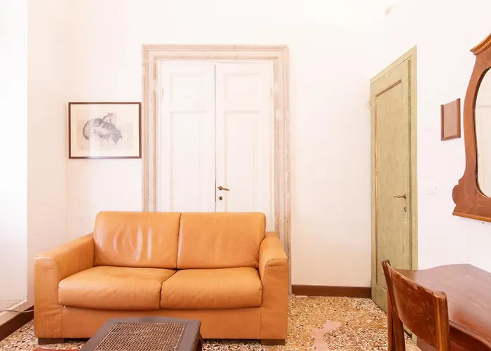 Palazzetto Pisani Grand Canal