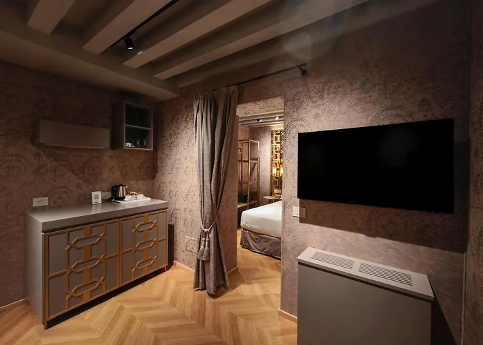 Antiche FigureAlbergo